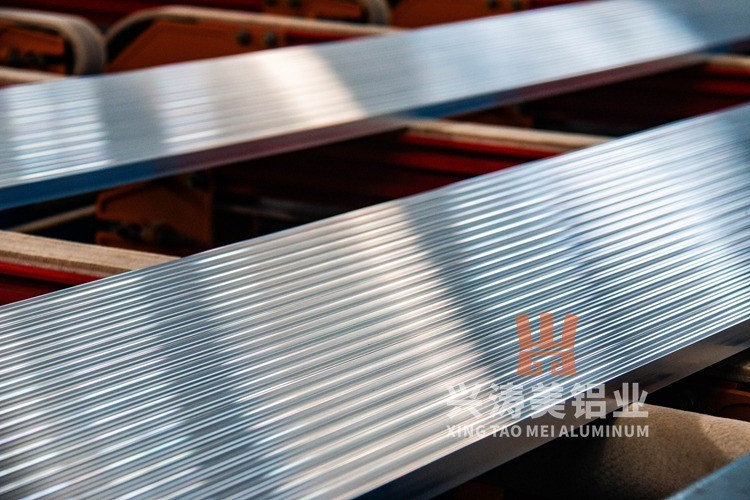 professional-aluminum-trim-molding-manufacturerimg 3 professional-aluminum-trim-molding-manufacturerimg 3